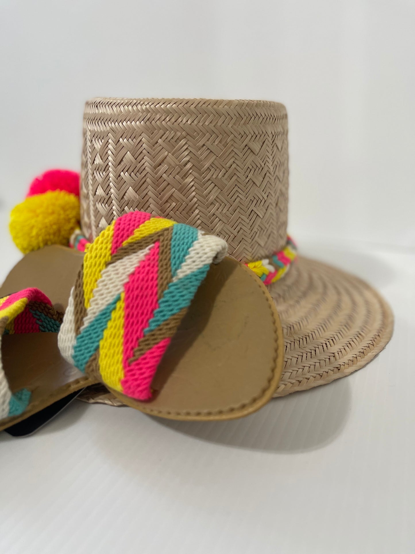 Hat~Flip flop