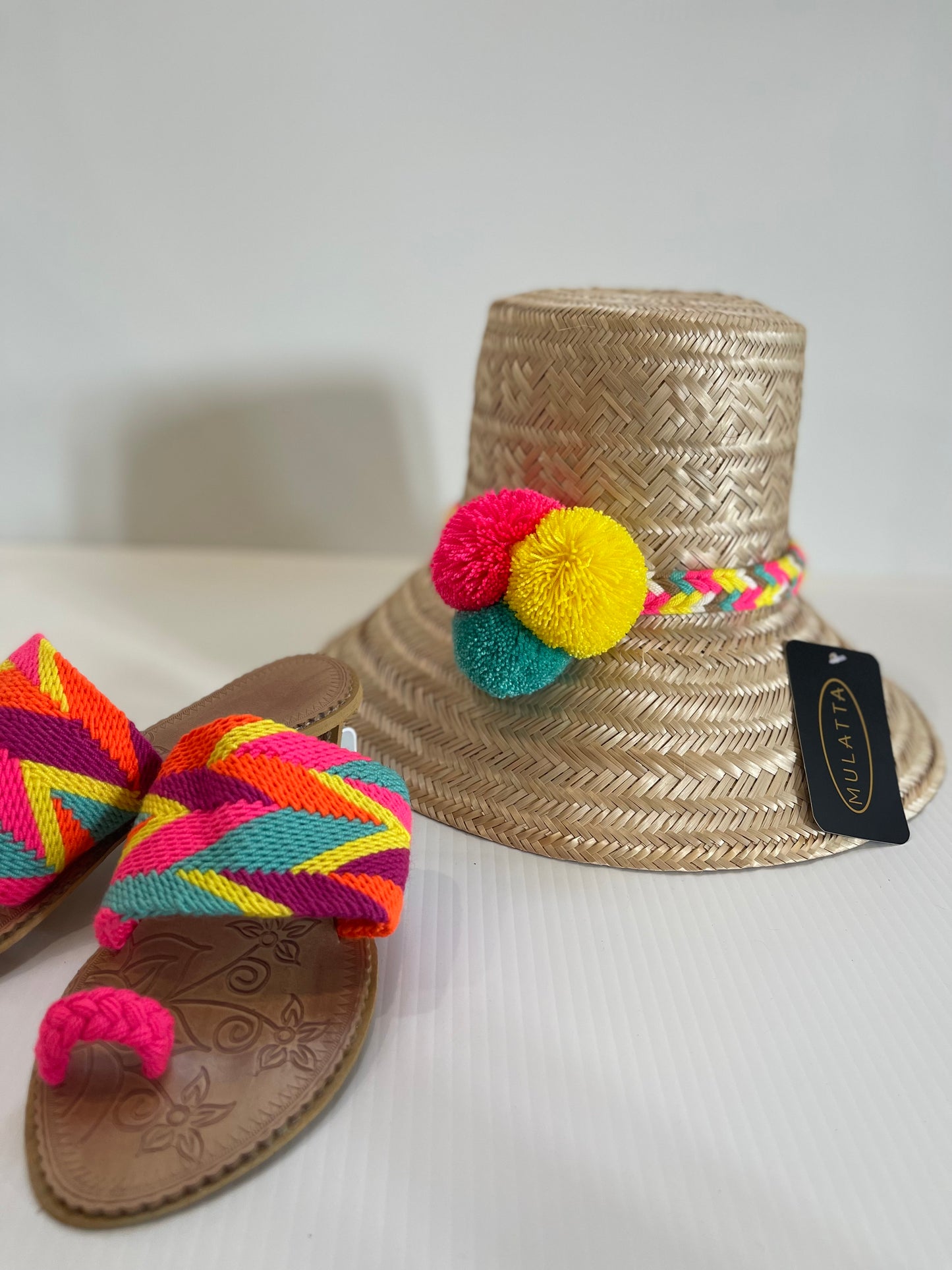 Hat~Flip flop